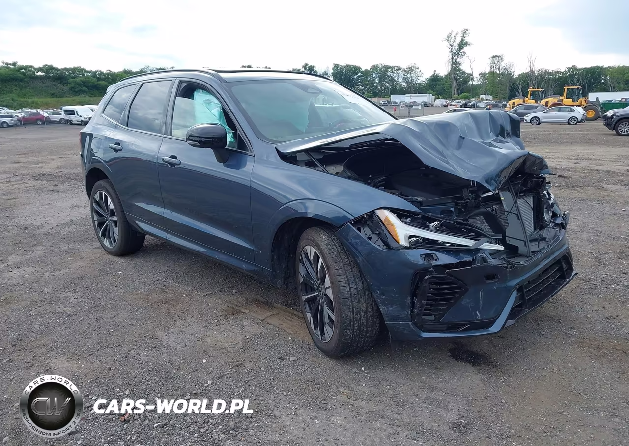 2026 Volvo Xc60 Plug-In Hybrid Plus, T8 Awd Electric-Gasoline, Dark – zdjęcie 1 z 18