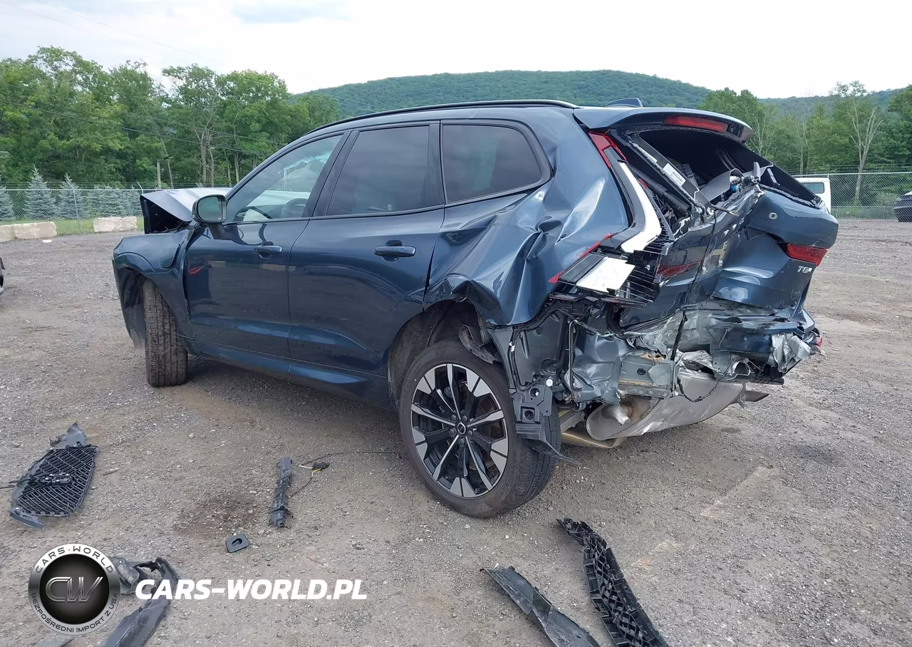 2026 Volvo Xc60 Plug-In Hybrid Plus, T8 Awd Electric-Gasoline, Dark VIN:YV4H60RC9T1432953 - 3