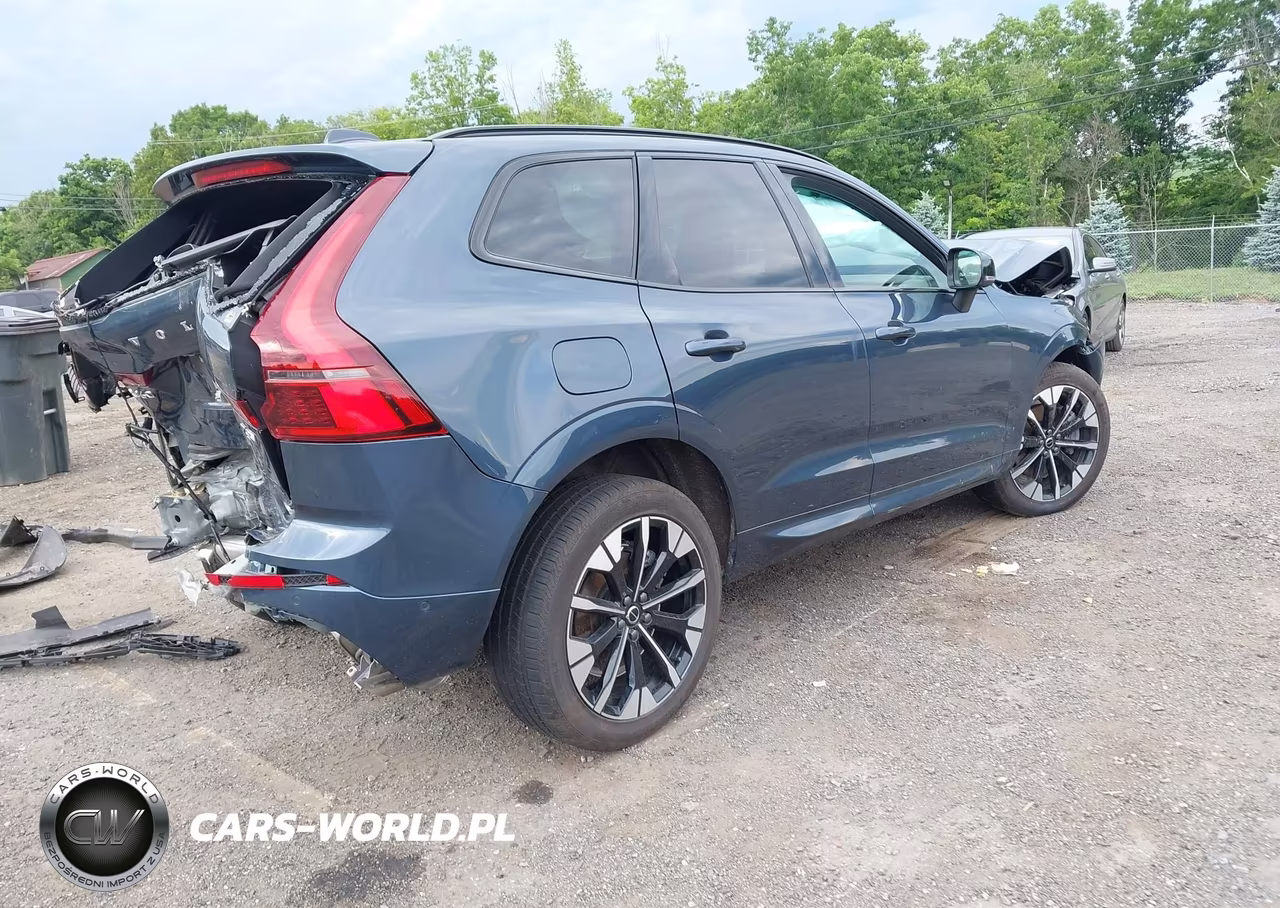 2026 Volvo Xc60 Plug-In Hybrid Plus, T8 Awd Electric-Gasoline, Dark VIN:YV4H60RC9T1432953 - 4