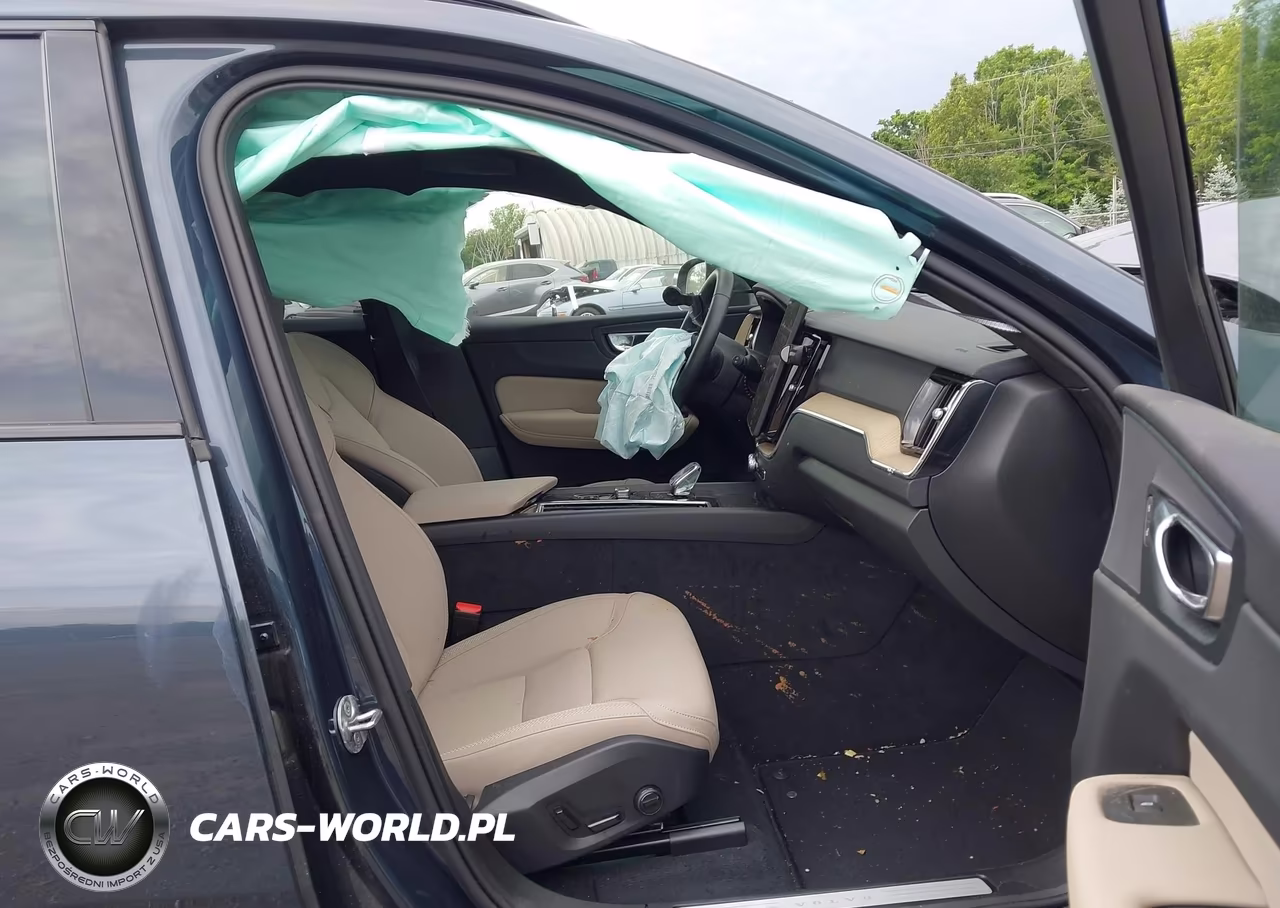 2026 Volvo Xc60 Plug-In Hybrid Plus, T8 Awd Electric-Gasoline, Dark VIN:YV4H60RC9T1432953 - 5