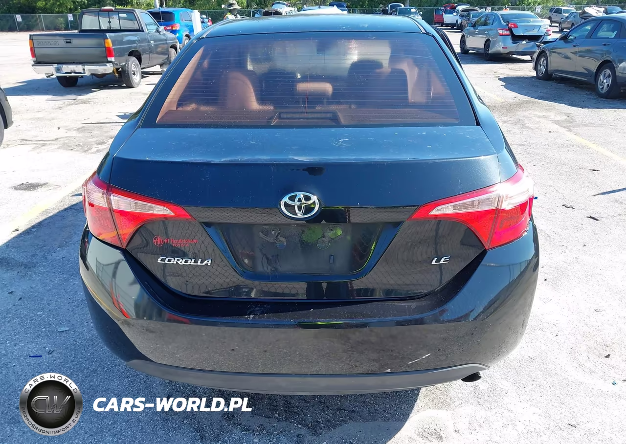 2018 Toyota Corolla Le VIN:5YFBURHEXJP834236 - 16