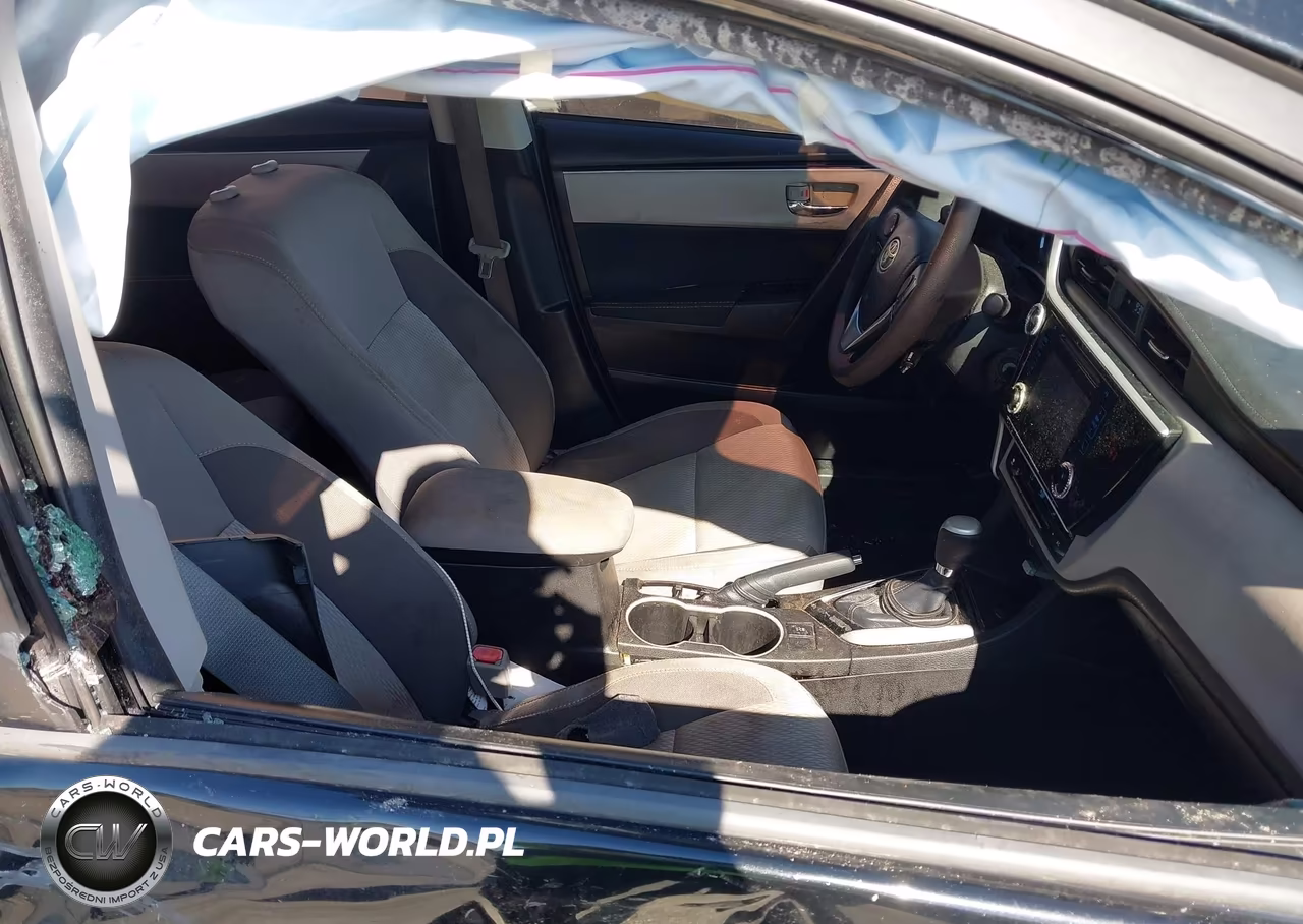 2018 Toyota Corolla Le VIN:5YFBURHEXJP834236 - 5