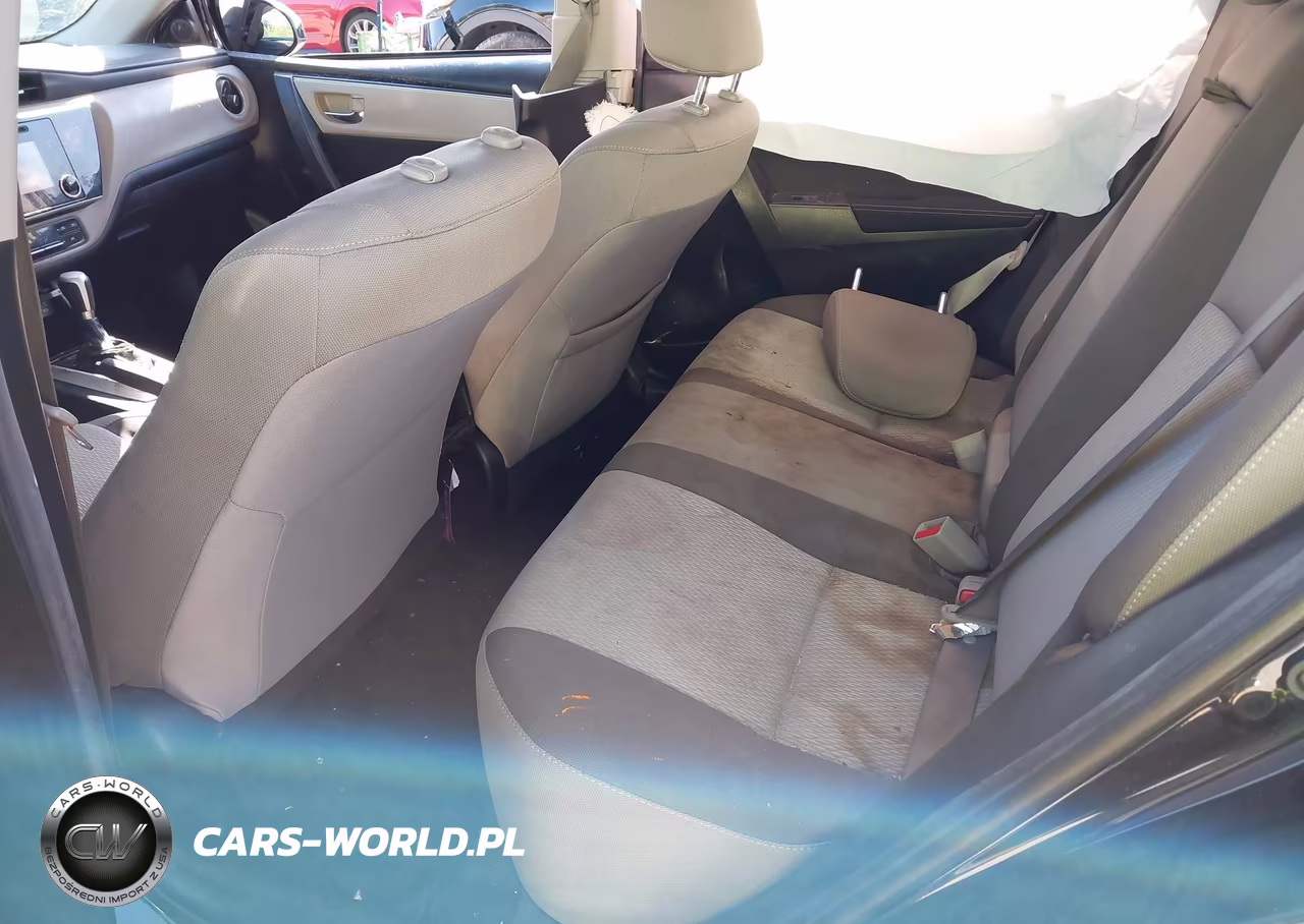 2018 Toyota Corolla Le VIN:5YFBURHEXJP834236 - 8