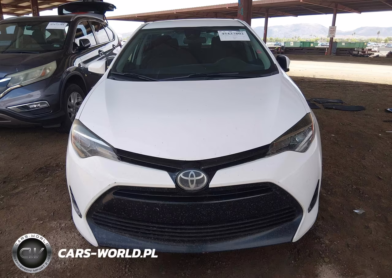 2018 Toyota Corolla Le VIN:2T1BURHE3JC034068 - 12