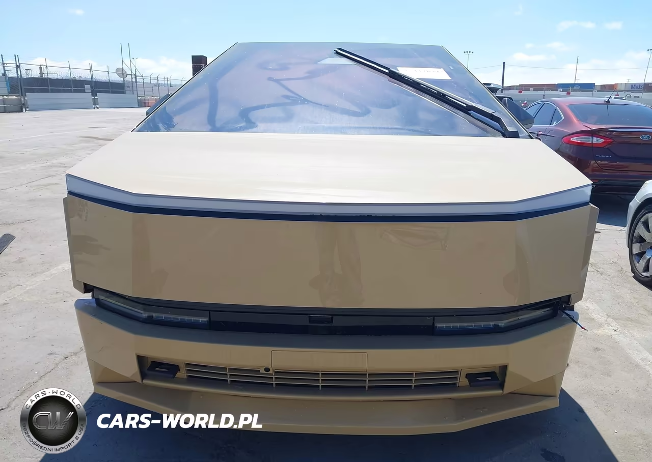 2025 Tesla Cybertruck VIN:7G2CEHEE0SA060392 - 12