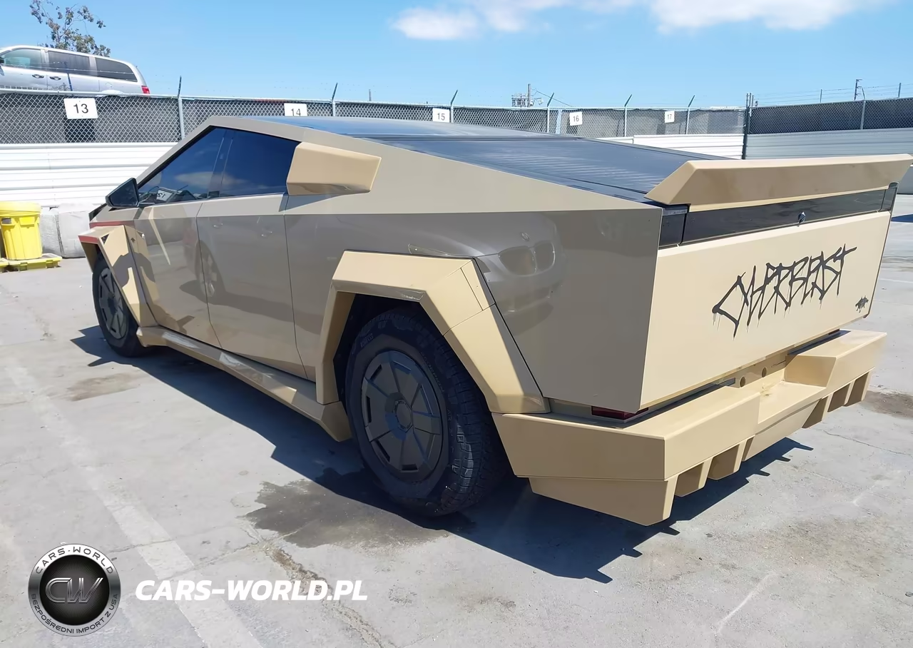 2025 Tesla Cybertruck VIN:7G2CEHEE0SA060392 - 3