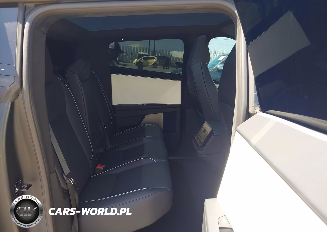 2025 Tesla Cybertruck VIN:7G2CEHEE0SA060392 - 8