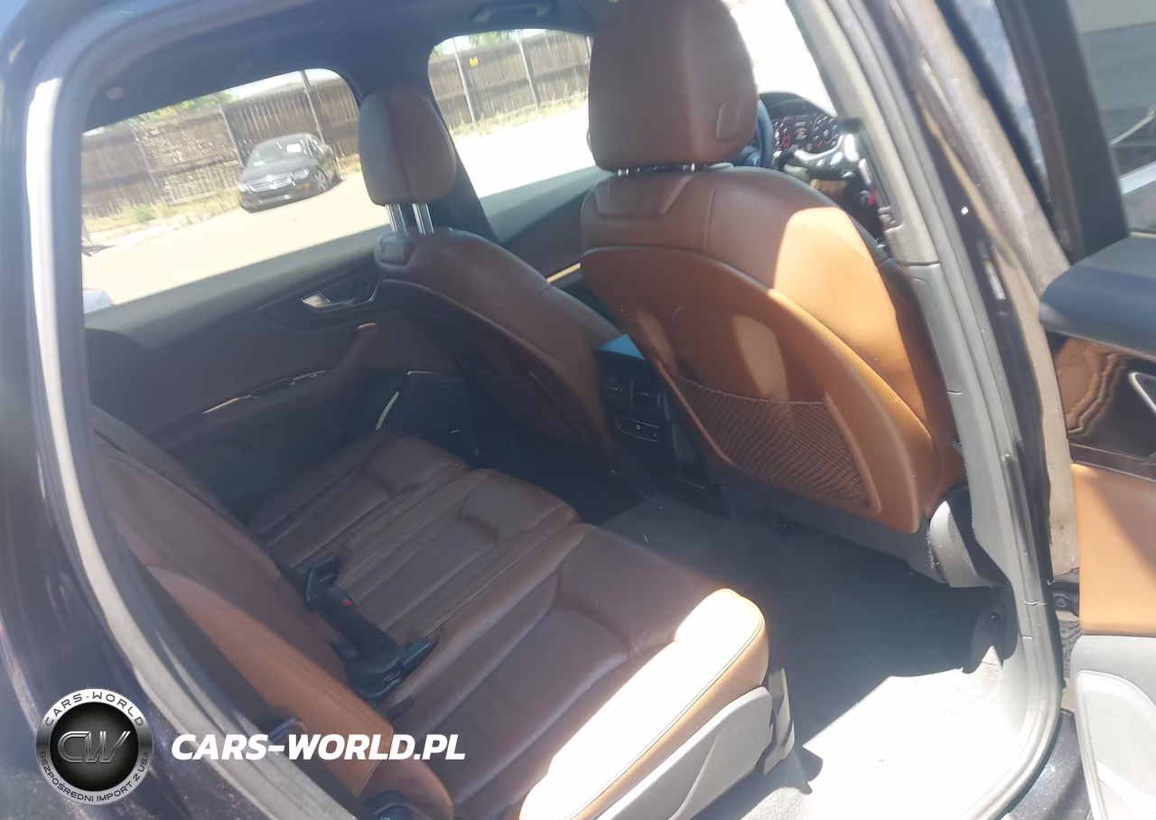 2017 Audi Q7 3.0T Premium VIN:WA1LAAF78HD022444 - 8