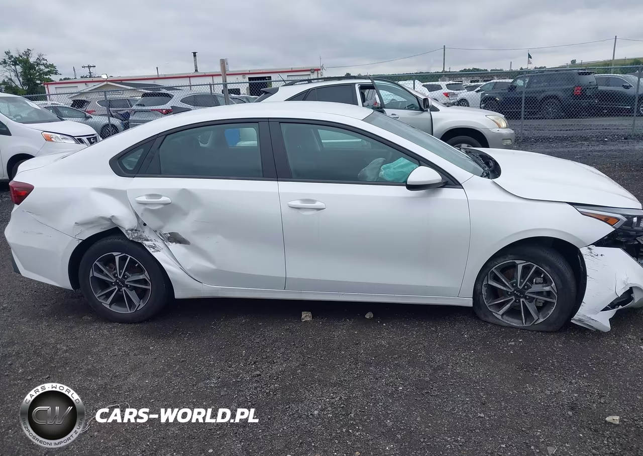 2022 Kia Forte Lxs VIN:3KPF24AD0NE431983 - 12