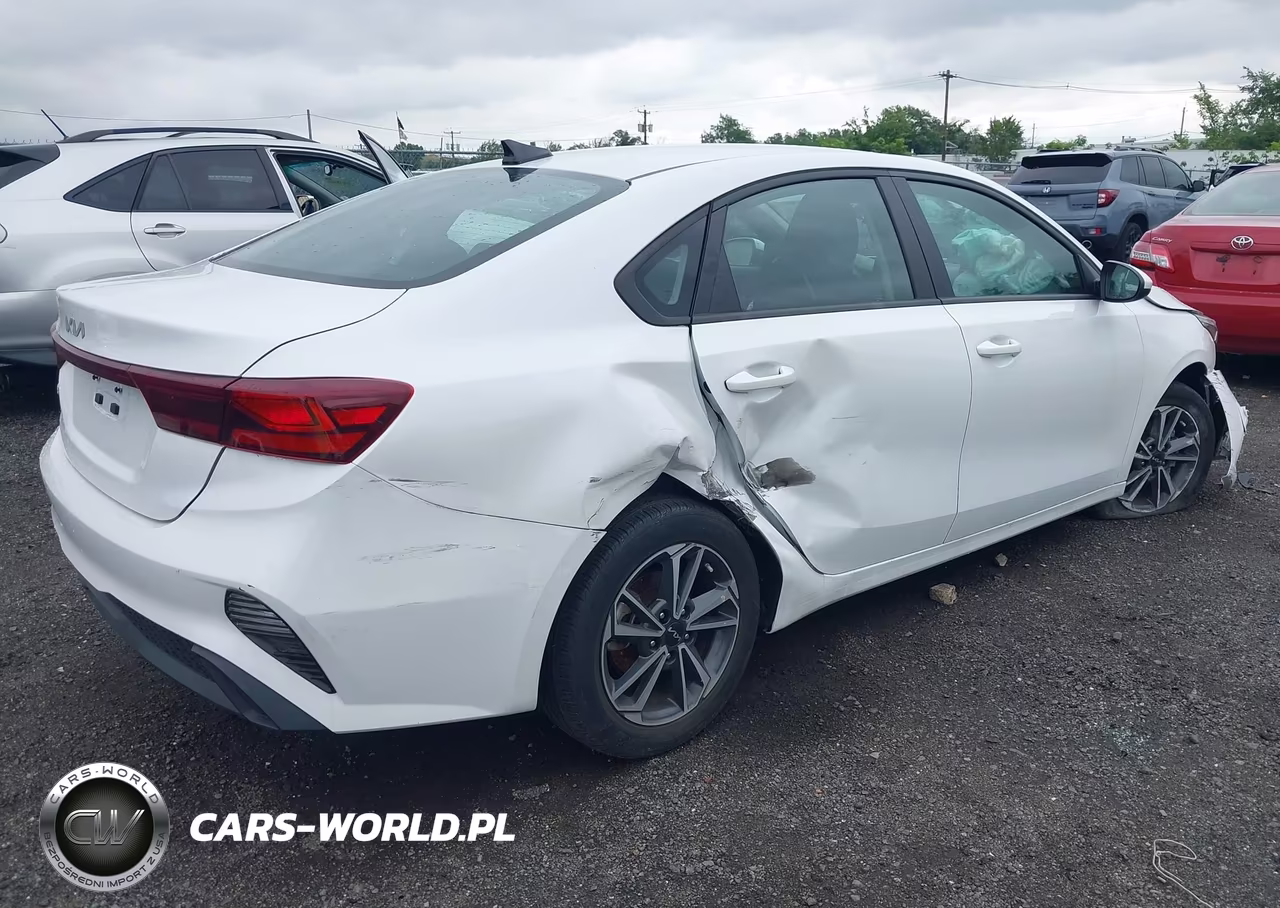 2022 Kia Forte Lxs VIN:3KPF24AD0NE431983 - 4