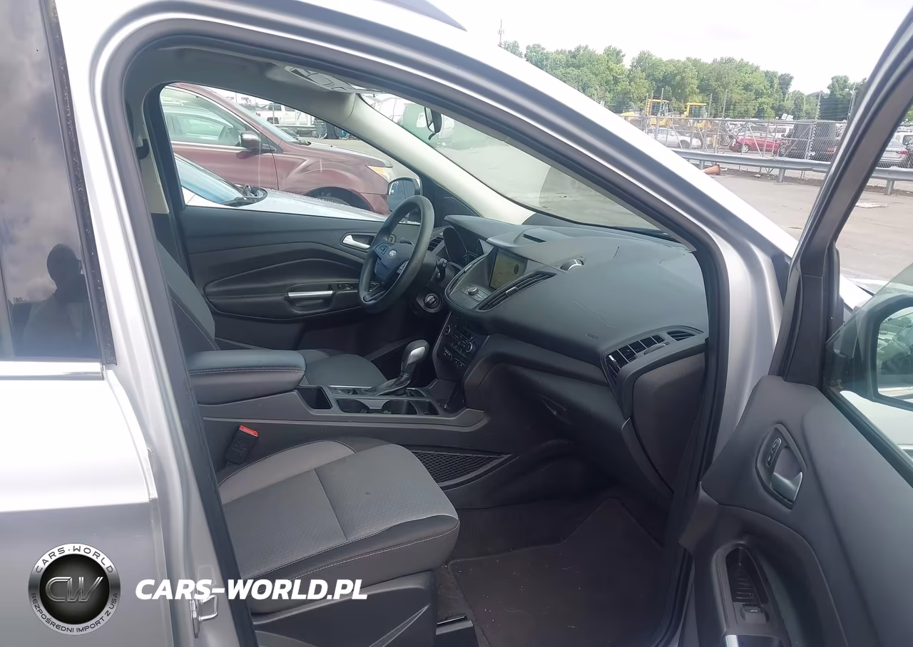 2018 Ford Escape Se VIN:1FMCU9GD3JUB27040 - 5