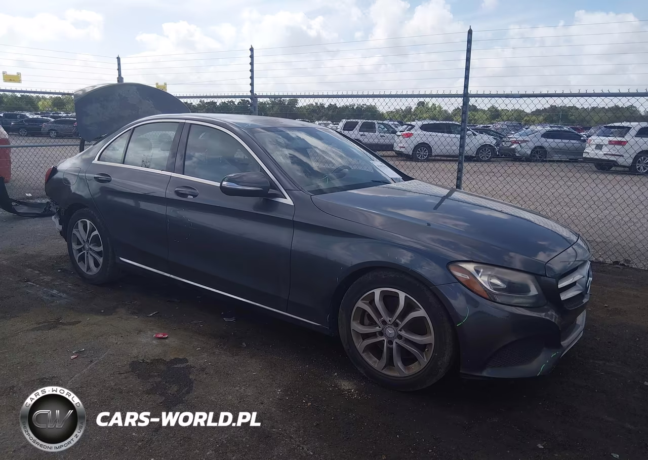 2015 Mercedes-Benz C 300 – zdjęcie 1 z 17