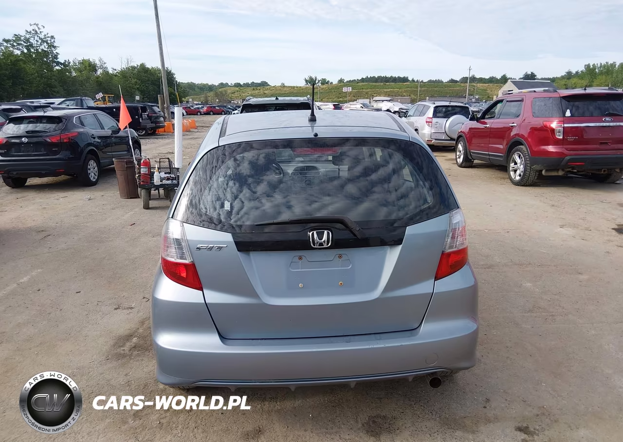 2011 Honda Fit VIN:JHMGE8H38BC020221 - 16
