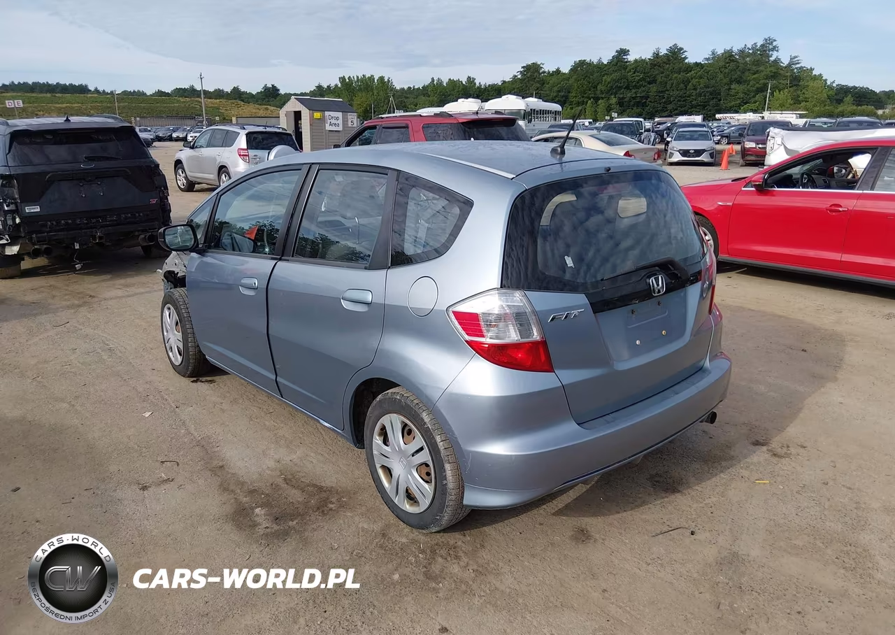 2011 Honda Fit VIN:JHMGE8H38BC020221 - 3