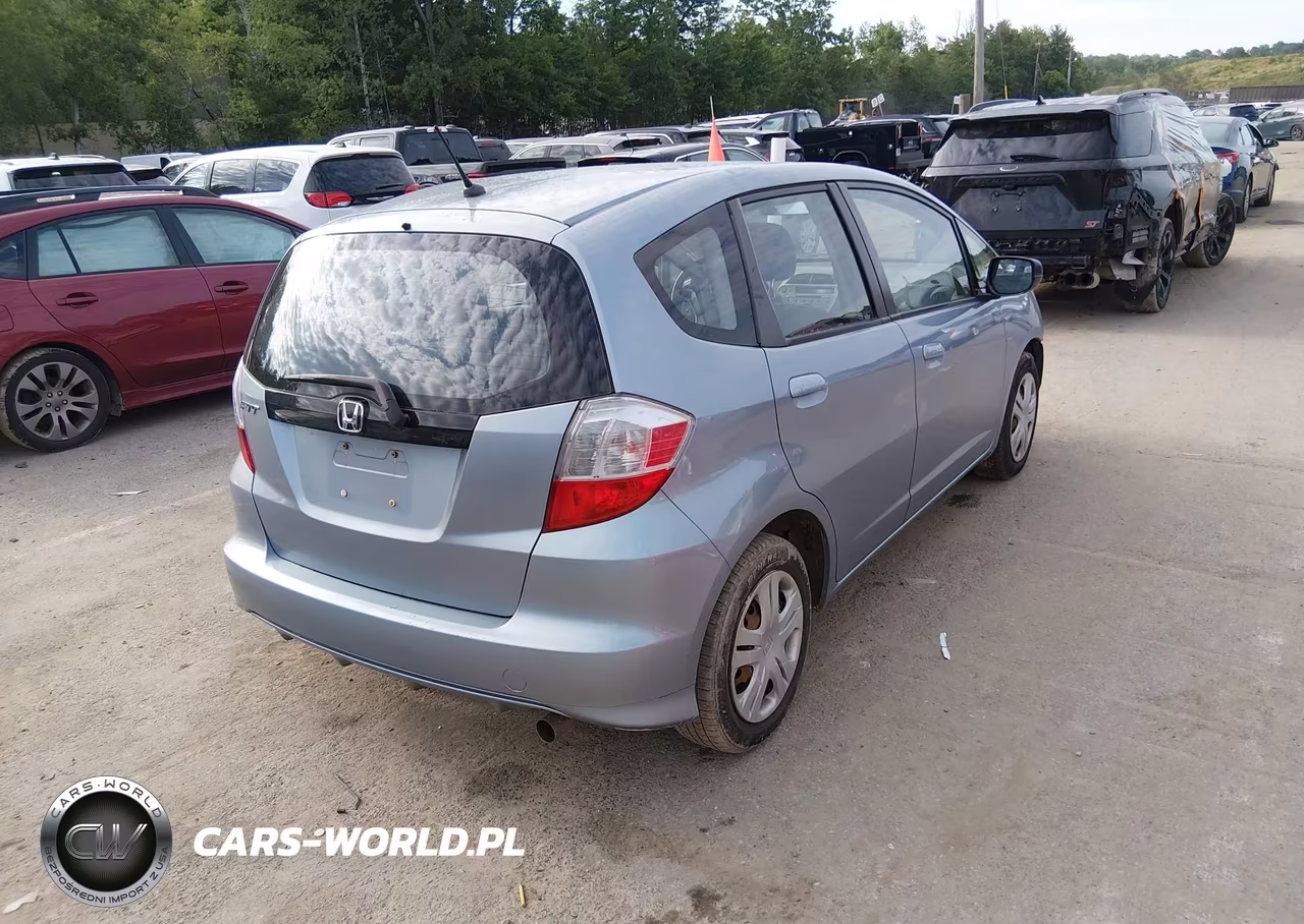 2011 Honda Fit VIN:JHMGE8H38BC020221 - 4
