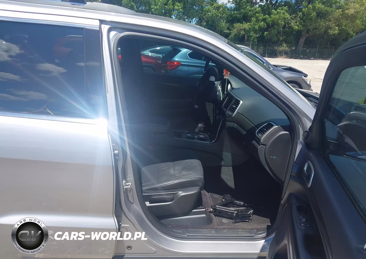 2018 Jeep Grand Cherokee Laredo E 4X2 VIN:1C4RJEAG8JC253497 - 5