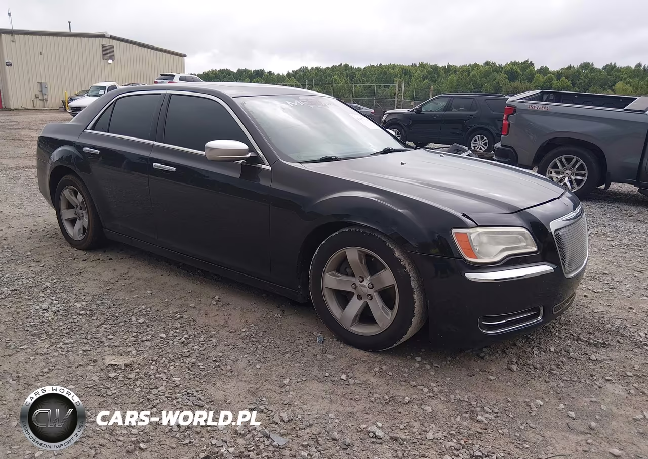 2013 Chrysler 300C John Varvatos Luxury Edition – zdjęcie 1 z 16