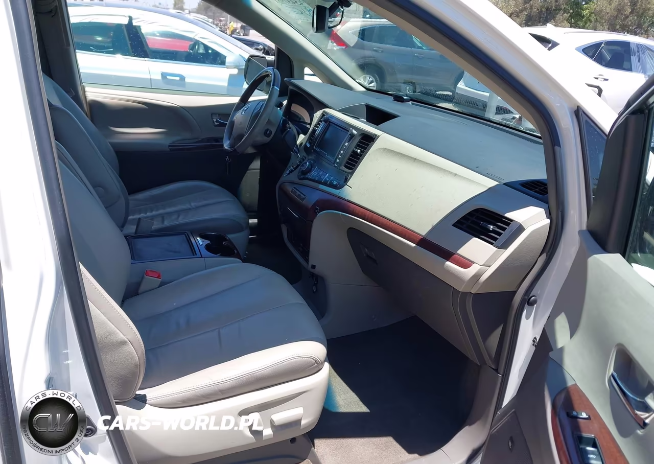 2013 Toyota Sienna Limited V6 7 Passenger VIN:5TDYK3DC6DS372979 - 5