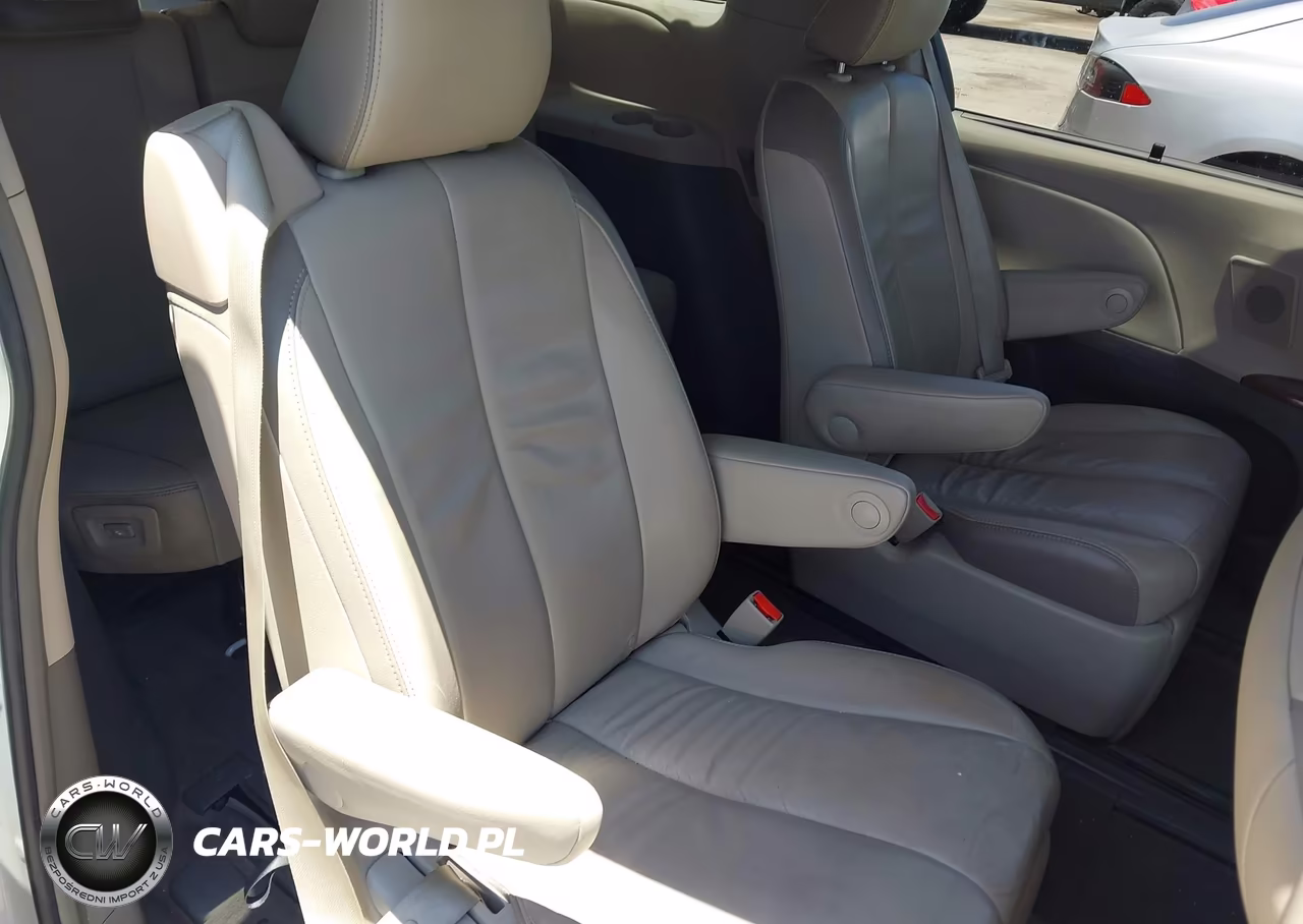 2013 Toyota Sienna Limited V6 7 Passenger VIN:5TDYK3DC6DS372979 - 8