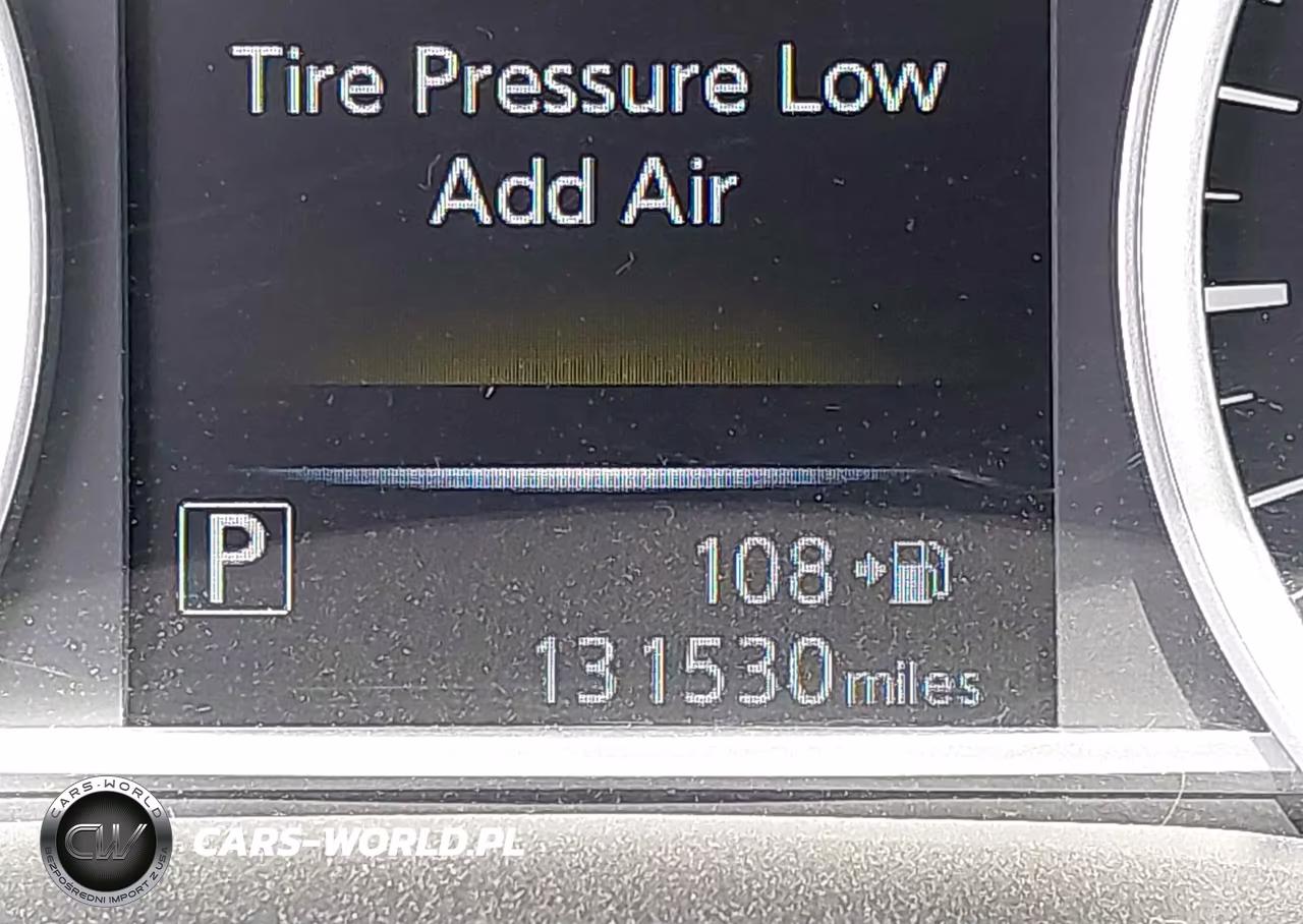 2018 Nissan Sentra S VIN:3N1AB7AP0JY291094 - 16