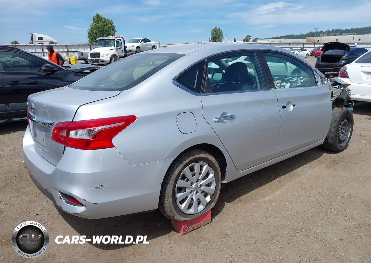 2018 Nissan Sentra S VIN:3N1AB7AP0JY291094 - 4