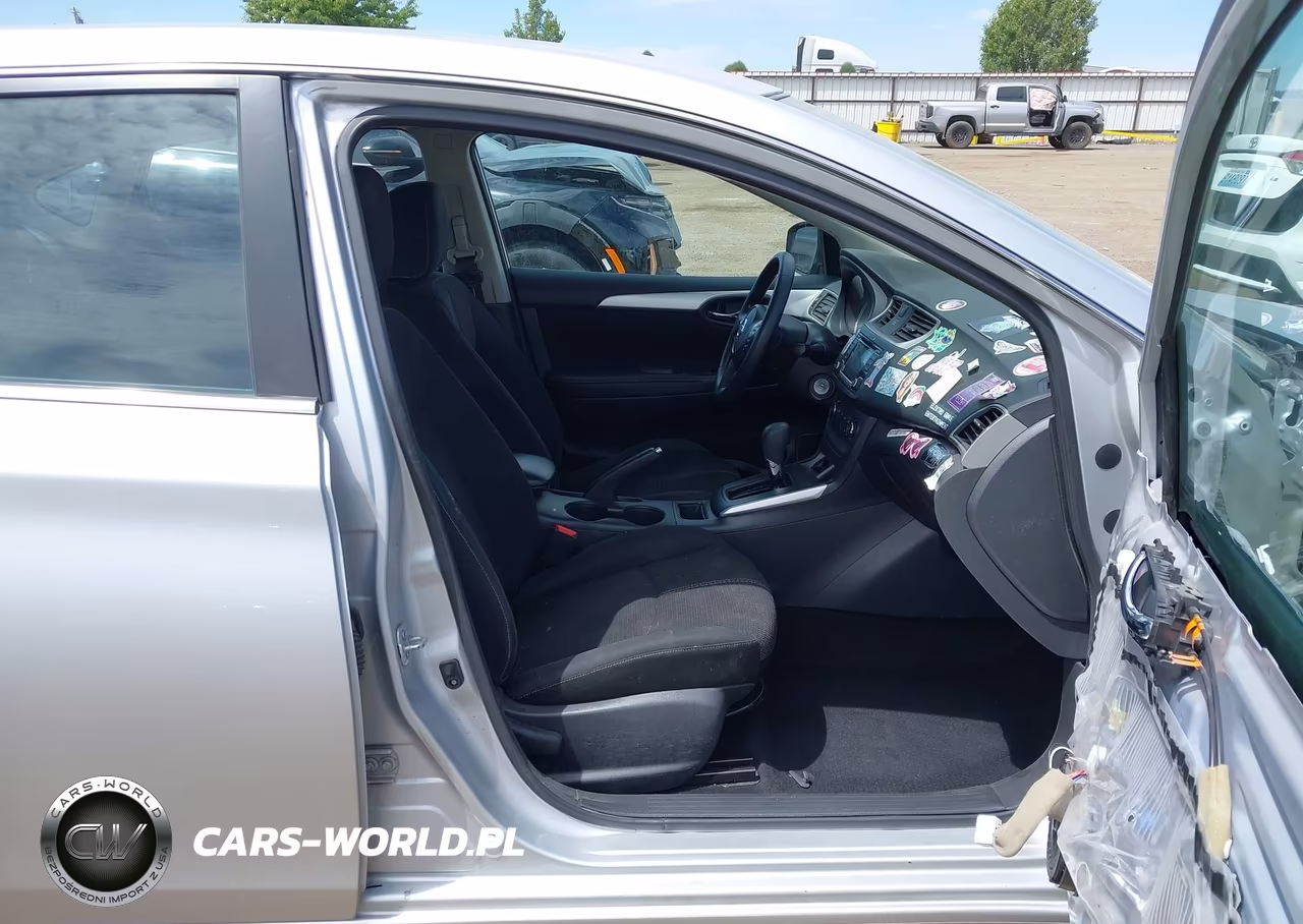 2018 Nissan Sentra S VIN:3N1AB7AP0JY291094 - 5
