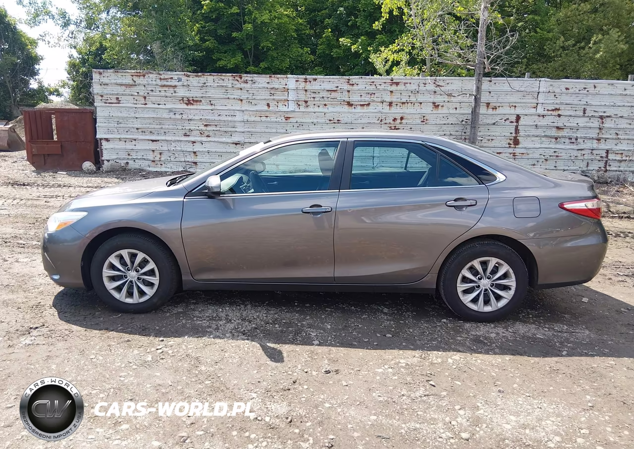 2017 Toyota Camry Le VIN:4T1BF1FK5HU326642 - 14