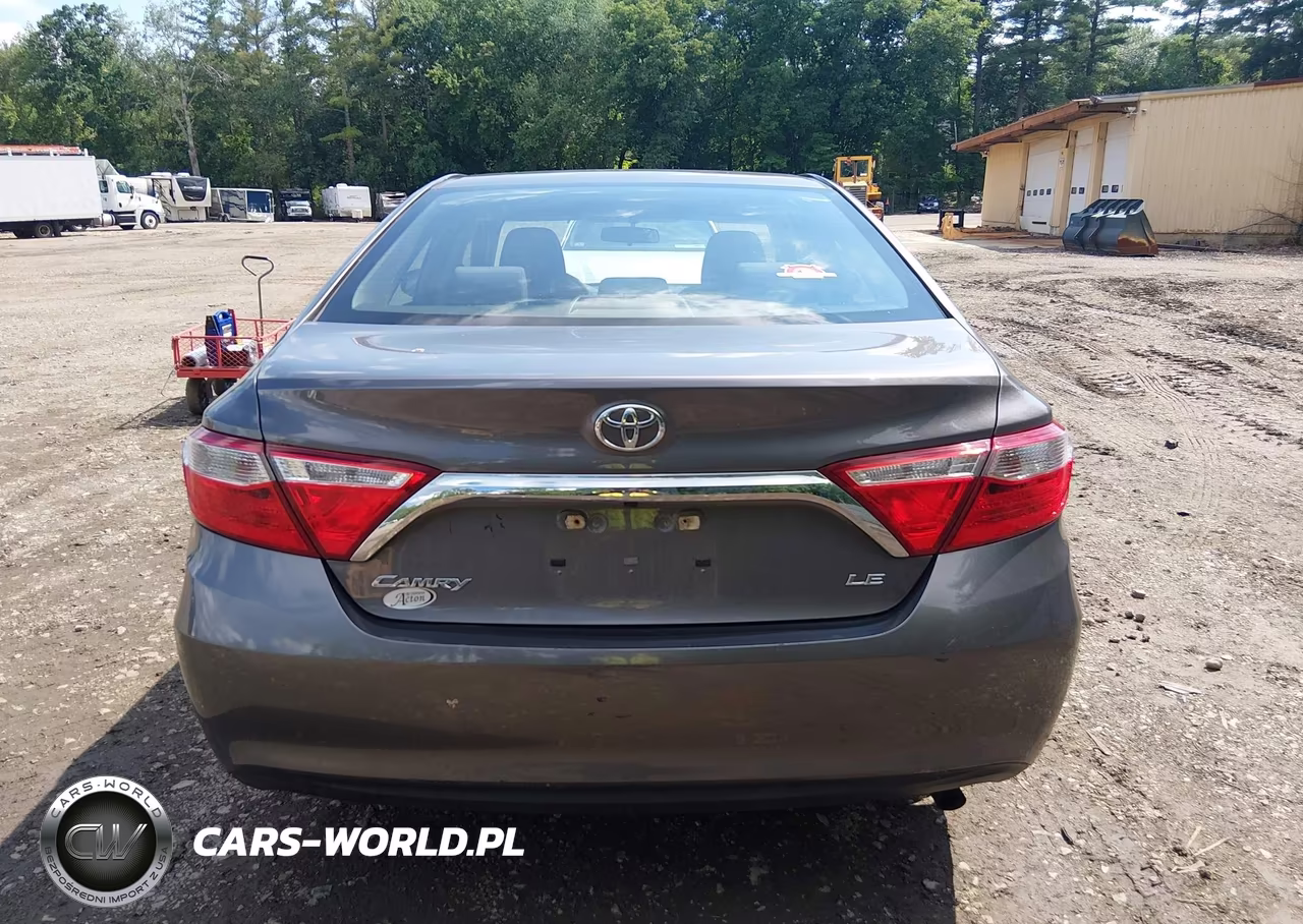 2017 Toyota Camry Le VIN:4T1BF1FK5HU326642 - 16