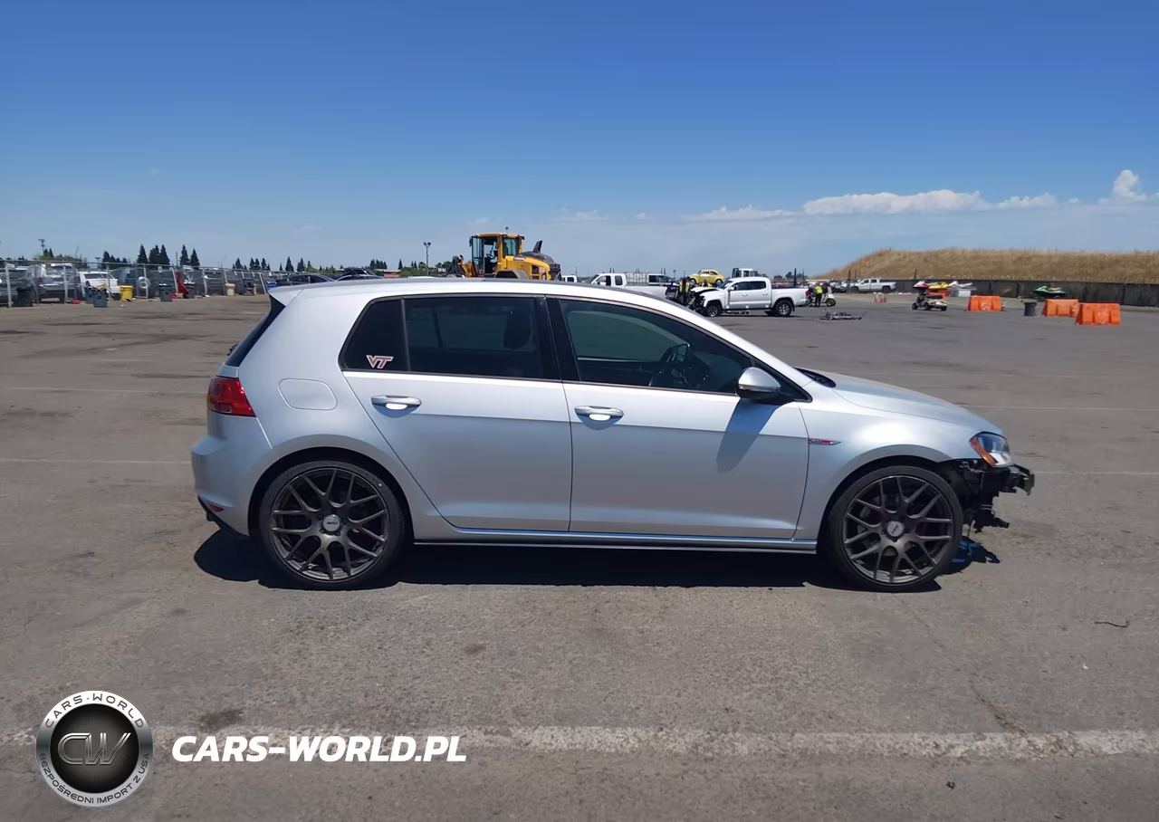 2015 Volkswagen Golf Gti 2.0T Se 4-Door VIN:3VW5T7AU8FM053152 - 13