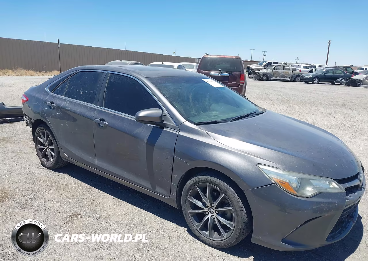 2016 Toyota Camry Xse
