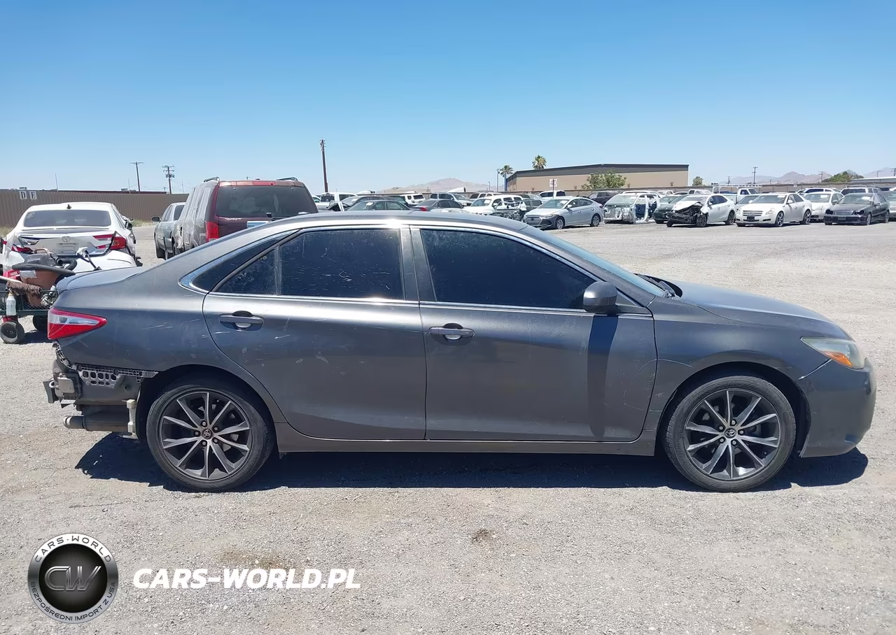 2016 Toyota Camry Xse VIN:4T1BF1FK2GU528885 - 14