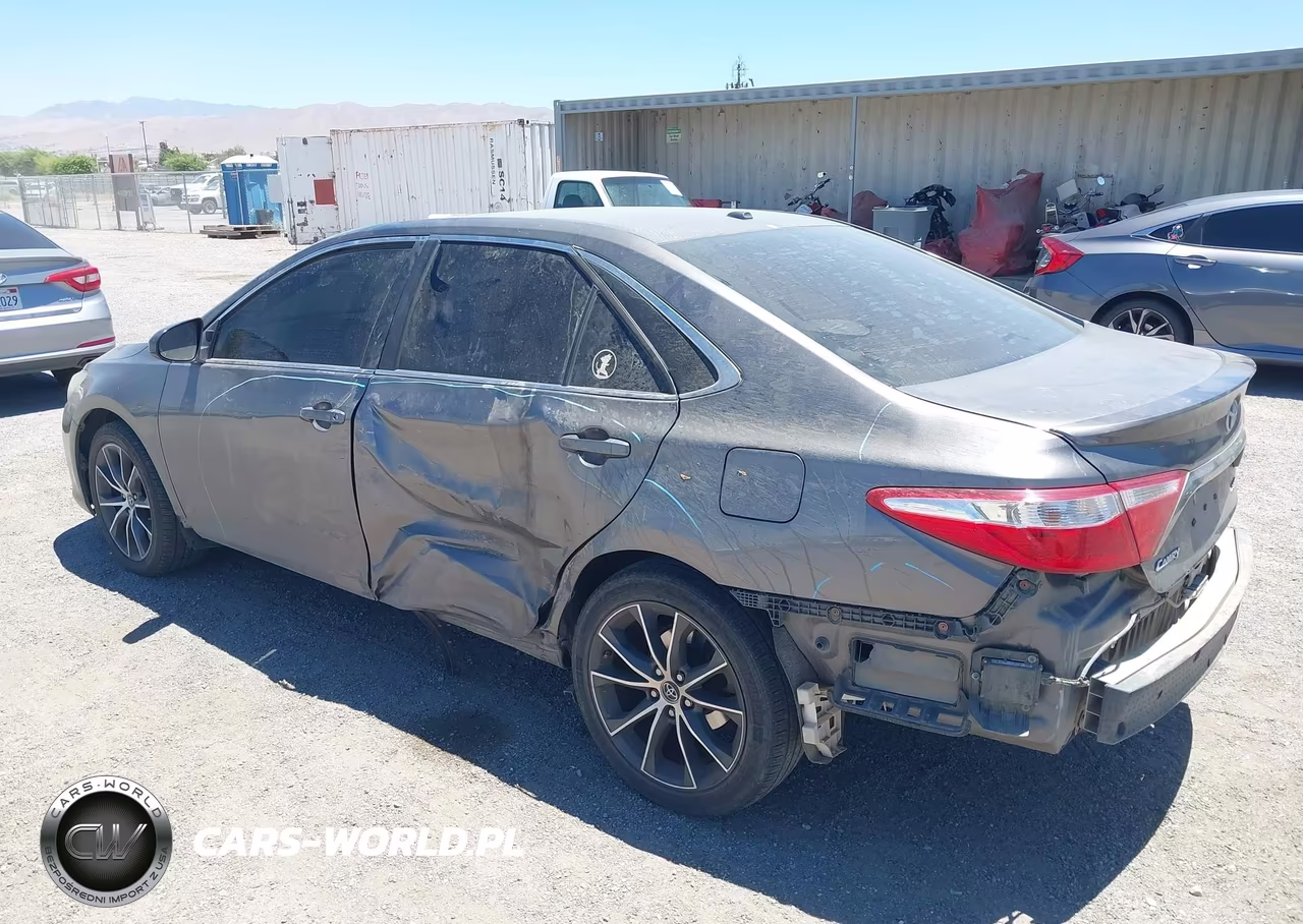 2016 Toyota Camry Xse VIN:4T1BF1FK2GU528885 - 3