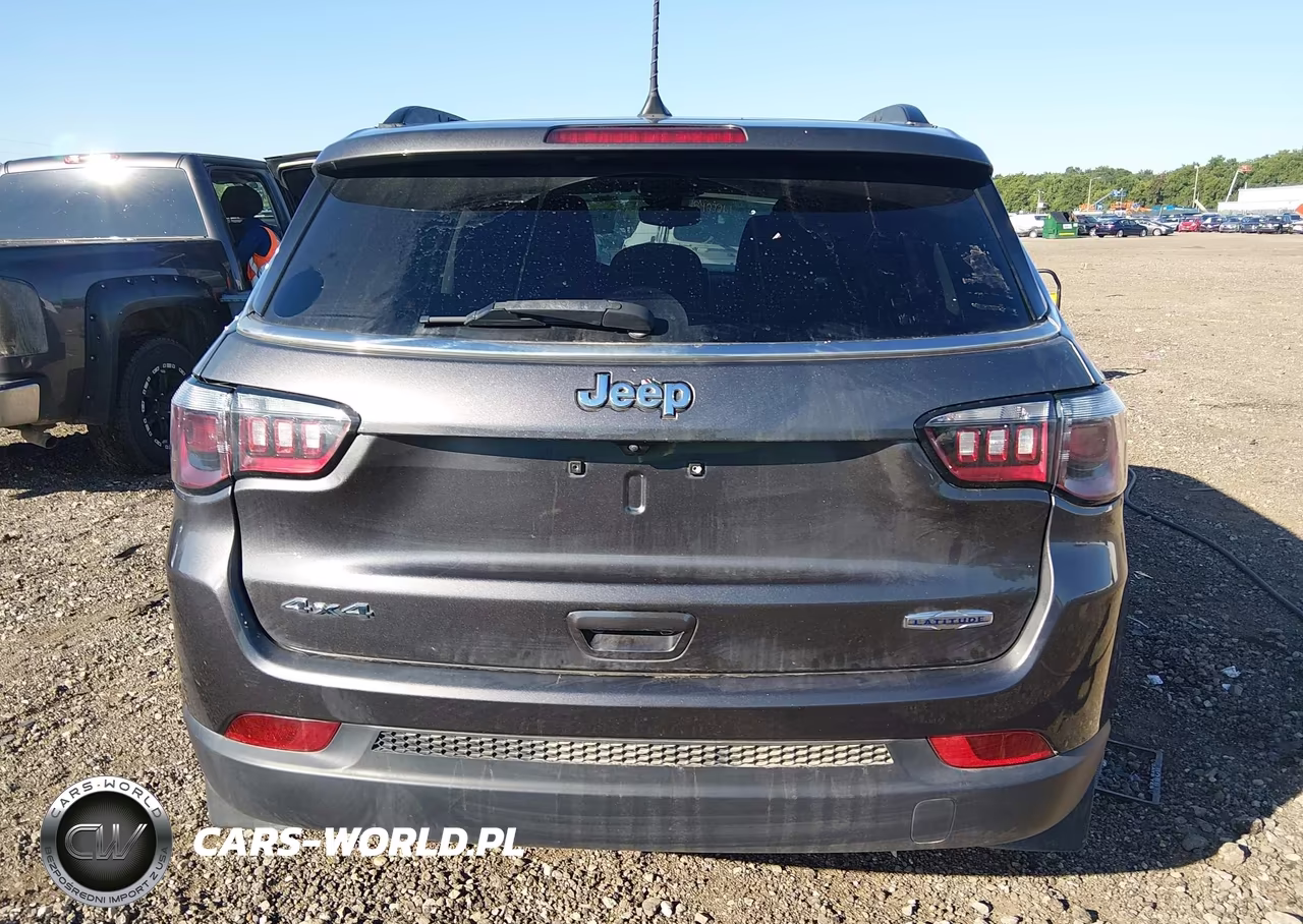 2022 Jeep Compass Latitude 4X4 VIN:3C4NJDBBXNT170269 - 17