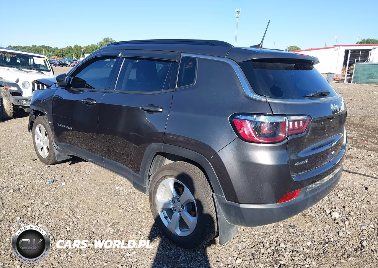 2022 Jeep Compass Latitude 4X4 VIN:3C4NJDBBXNT170269 - 3