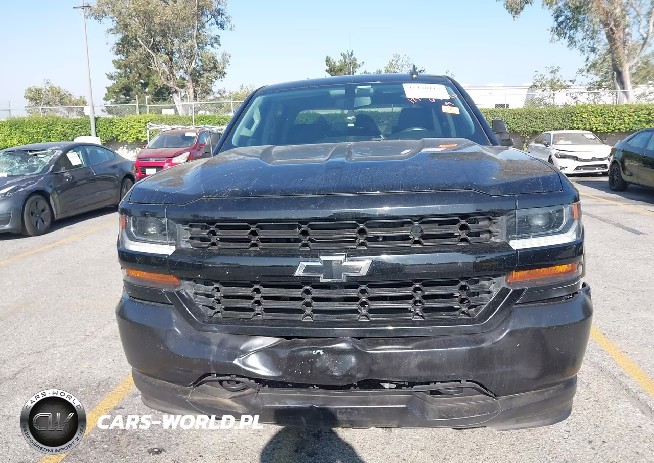 2018 Chevrolet Silverado 1500 Custom VIN:3GCPCPEC7JG458178 - 12