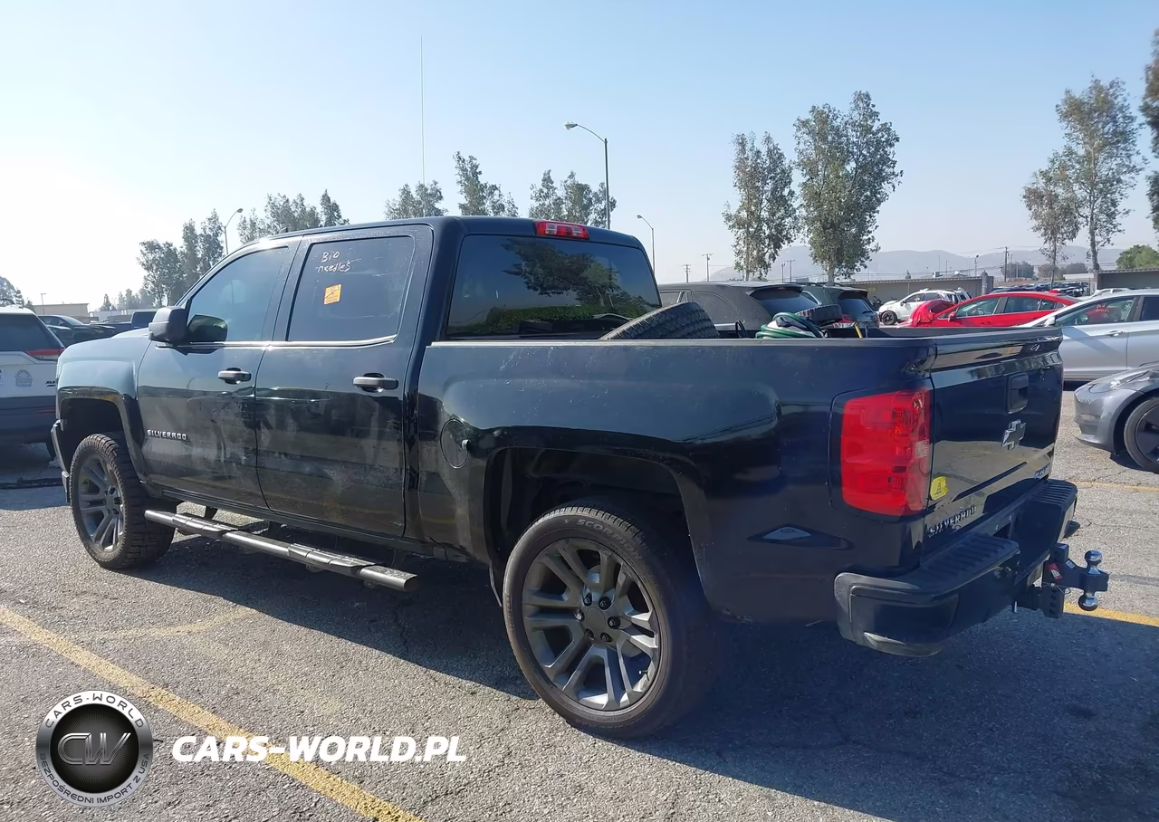2018 Chevrolet Silverado 1500 Custom VIN:3GCPCPEC7JG458178 - 3