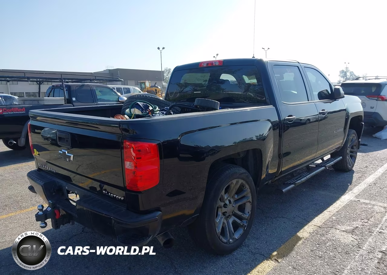 2018 Chevrolet Silverado 1500 Custom VIN:3GCPCPEC7JG458178 - 4