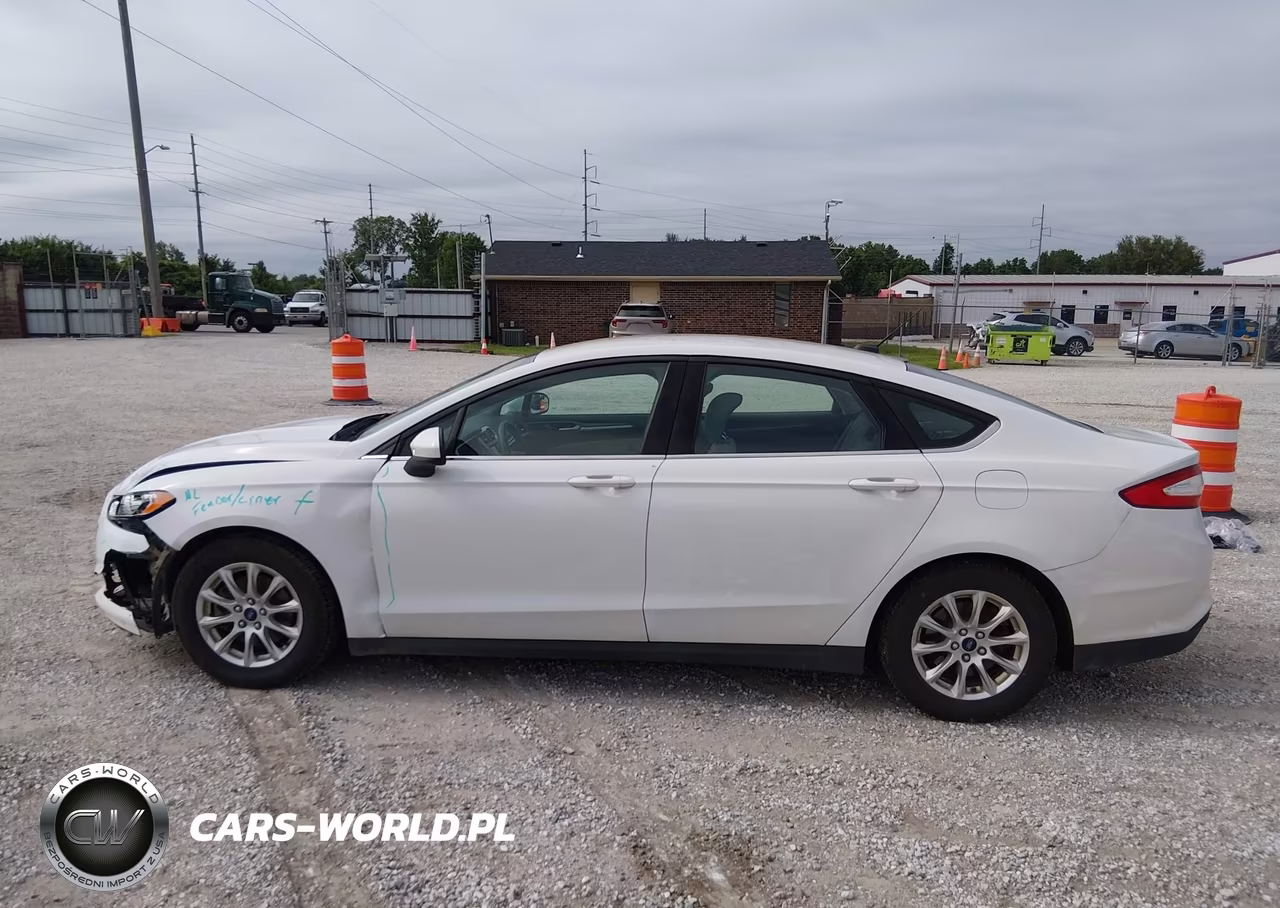 2015 Ford Fusion S VIN:3FA6P0G7XFR163942 - 14