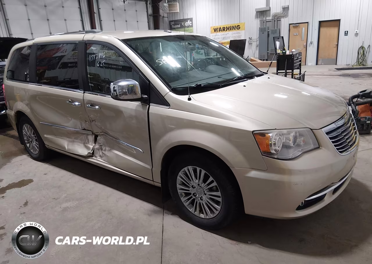 2011 Chrysler Town & Country Limited – zdjęcie 1 z 16