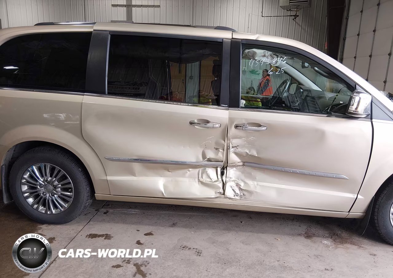 2011 Chrysler Town & Country Limited VIN:2A4RR6DG3BR766363 - 6