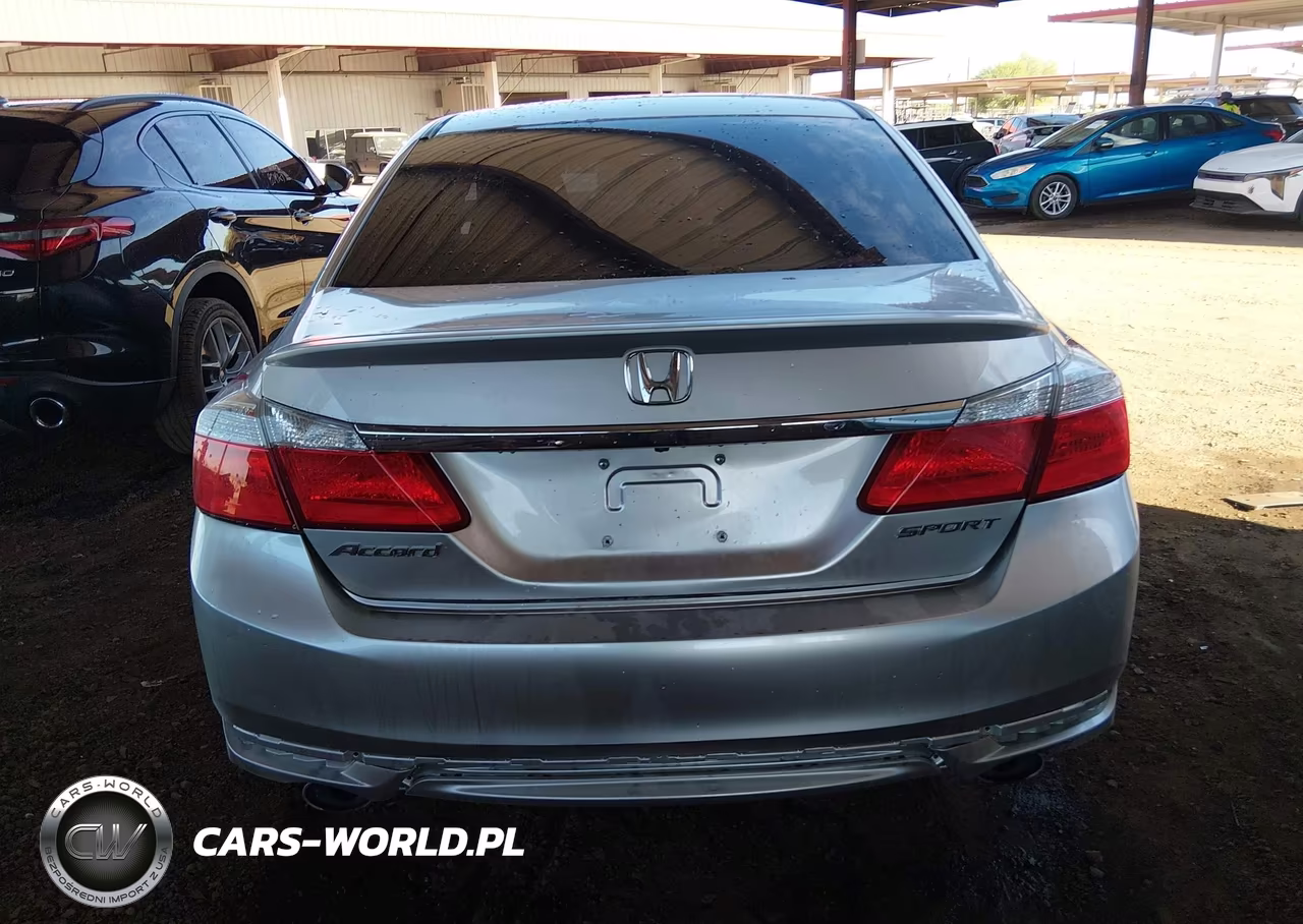 2015 Honda Accord Sport VIN:1HGCR2F5XFA037370 - 17