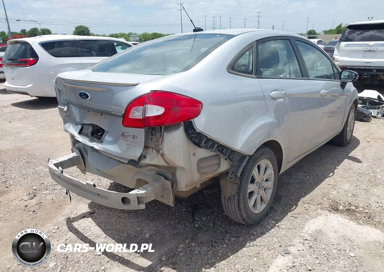 2013 Ford Fiesta Se VIN:3FADP4BJ7DM220156 - 4