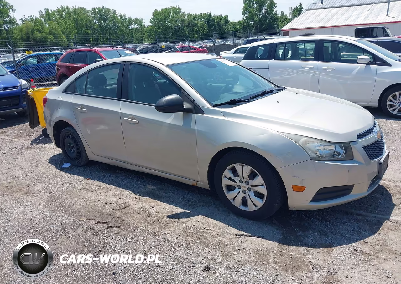 2014 Chevrolet Cruze Ls Auto – zdjęcie 1 z 12