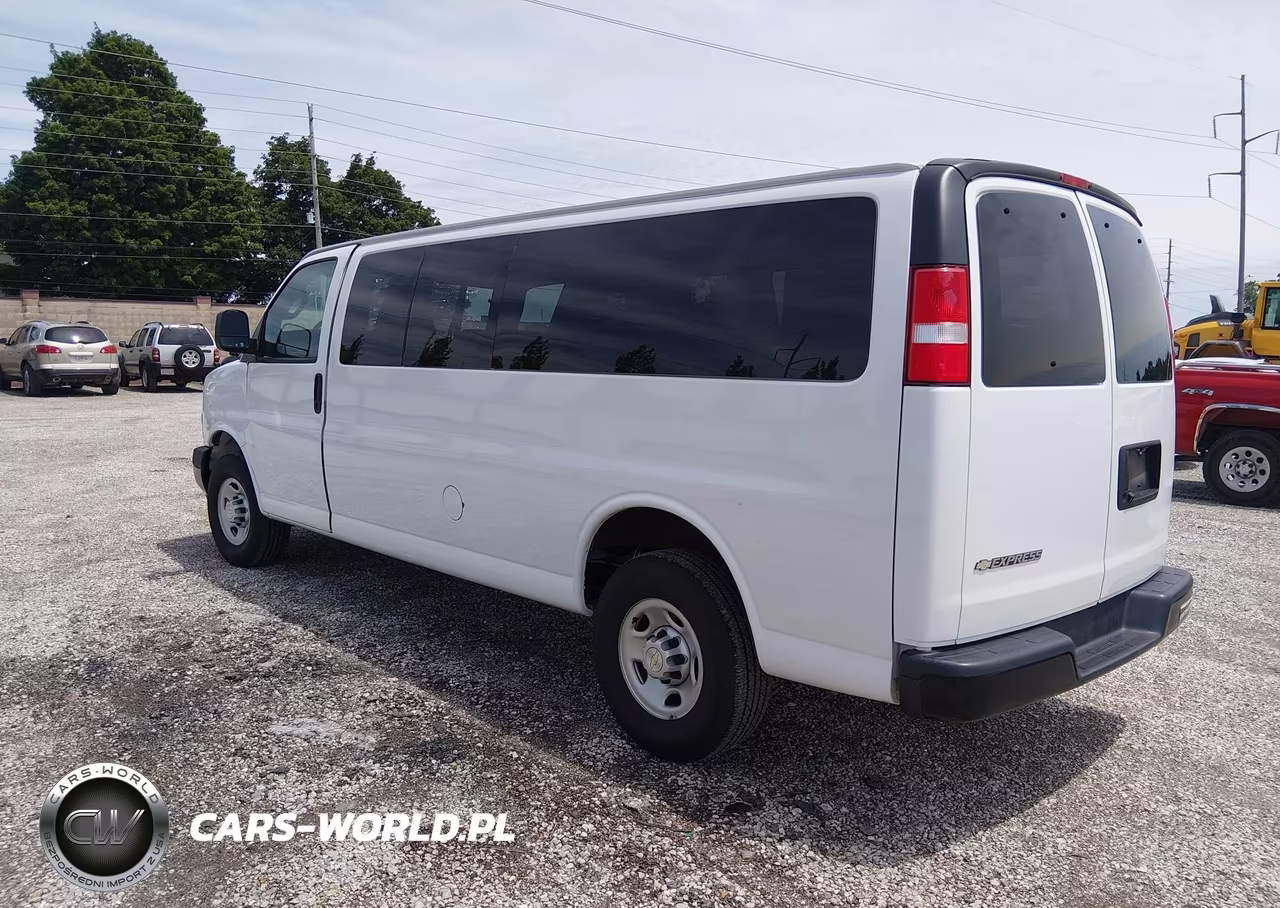 2020 Chevrolet Express Passenger Rwd 3500 Extended Wheelbase Ls VIN:1GAZGNFG3L1235374 - 3