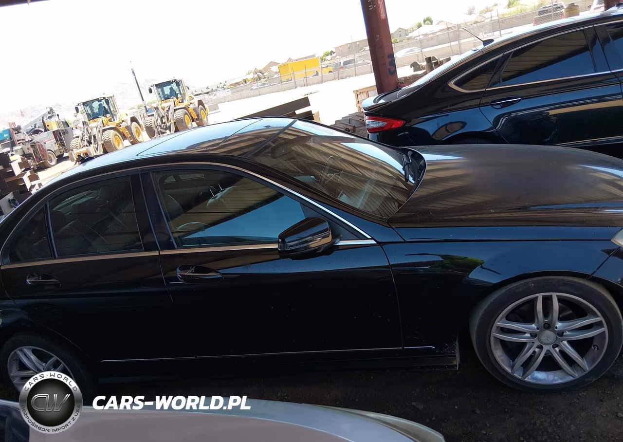 2013 Mercedes-Benz C 250 Sport VIN:WDDGF4HBXDR241744 - 13