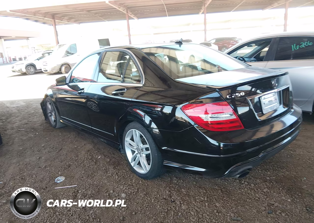 2013 Mercedes-Benz C 250 Sport VIN:WDDGF4HBXDR241744 - 3