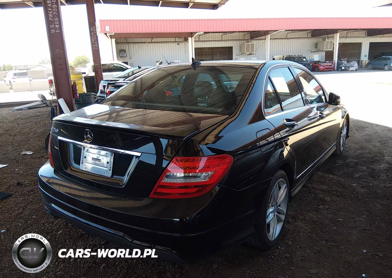 2013 Mercedes-Benz C 250 Sport VIN:WDDGF4HBXDR241744 - 4
