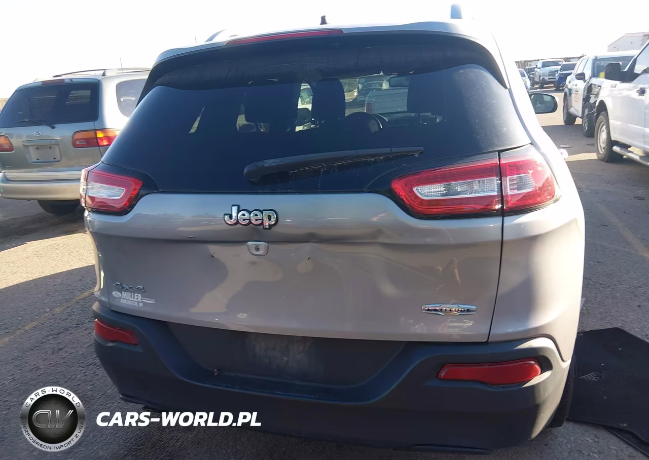 2015 Jeep Cherokee Latitude VIN:1C4PJMCB8FW691395 - 16