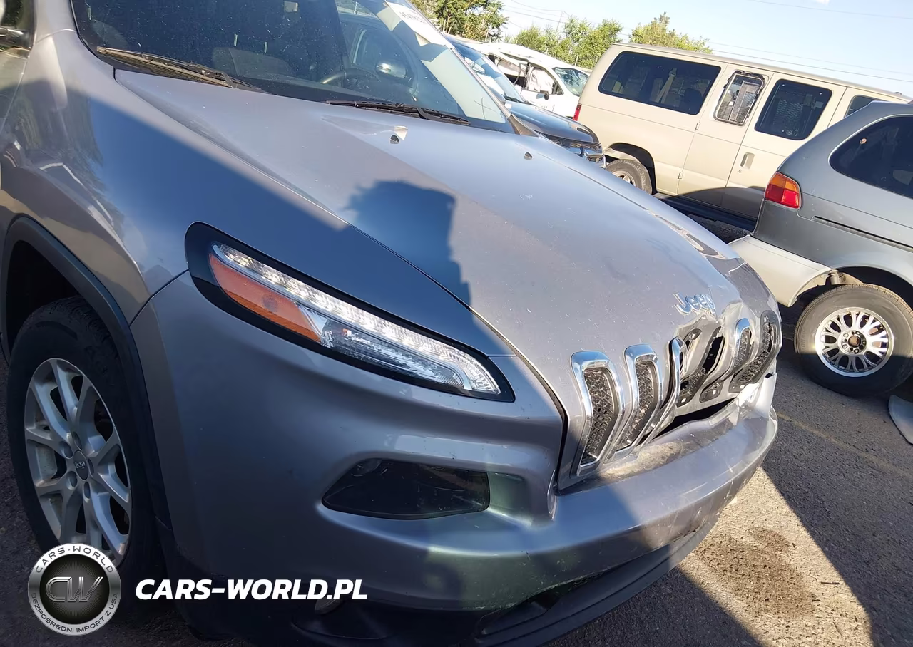 2015 Jeep Cherokee Latitude VIN:1C4PJMCB8FW691395 - 17