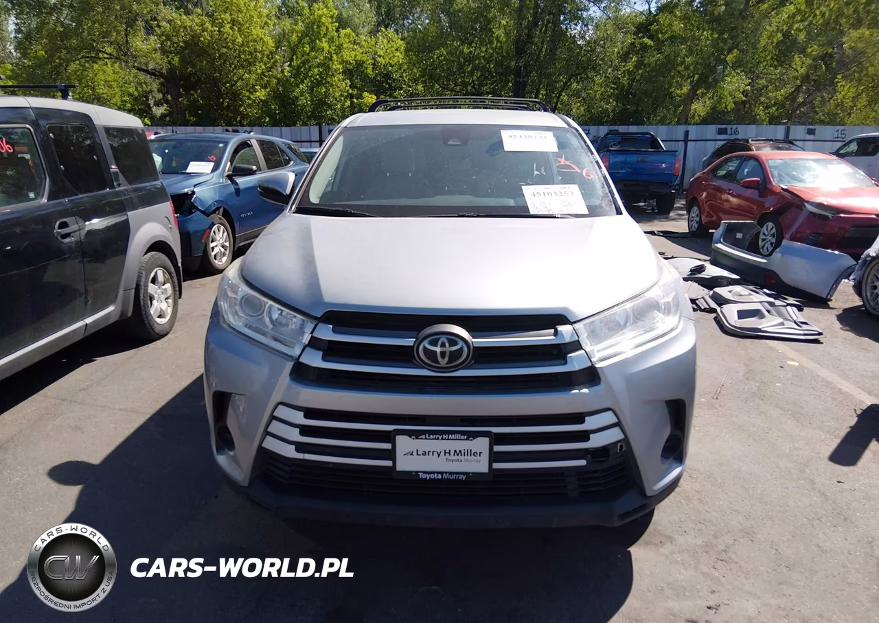 2019 Toyota Highlander Le VIN:5TDBZRFH0KS747792 - 13